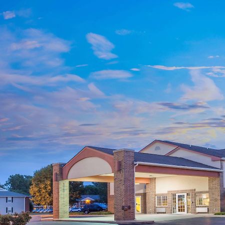 Super 8 By Wyndham Carthage Ξενοδοχείο Εξωτερικό φωτογραφία